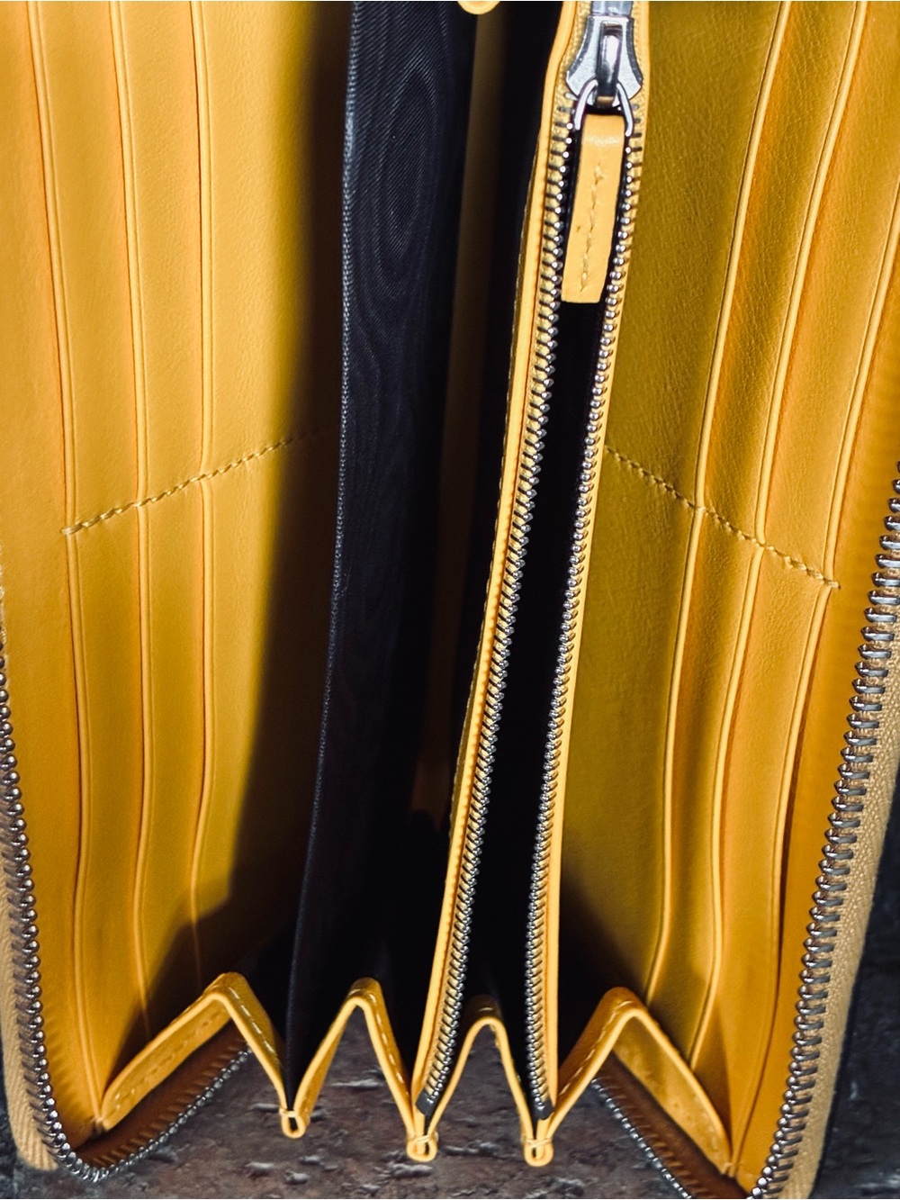 Gucci python zip around Continental wallet yellow exotic full inc ltd ed ECU - Picture 13 of 17